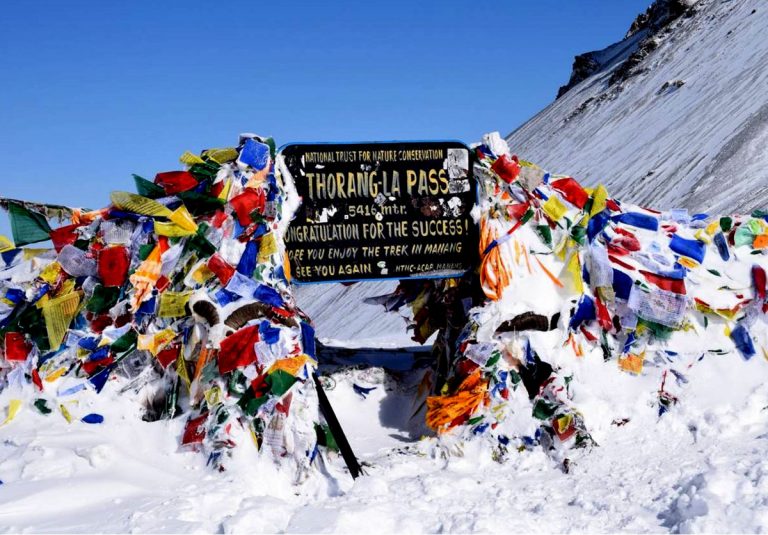 Thorong la pass Trek with Helicopter Flight